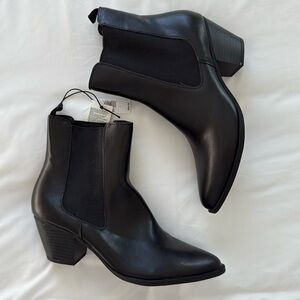 NWT GAP Black Ankle Boots size 7
